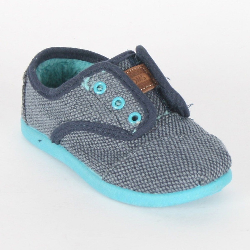 TOMS CANVAS SLIP ONS